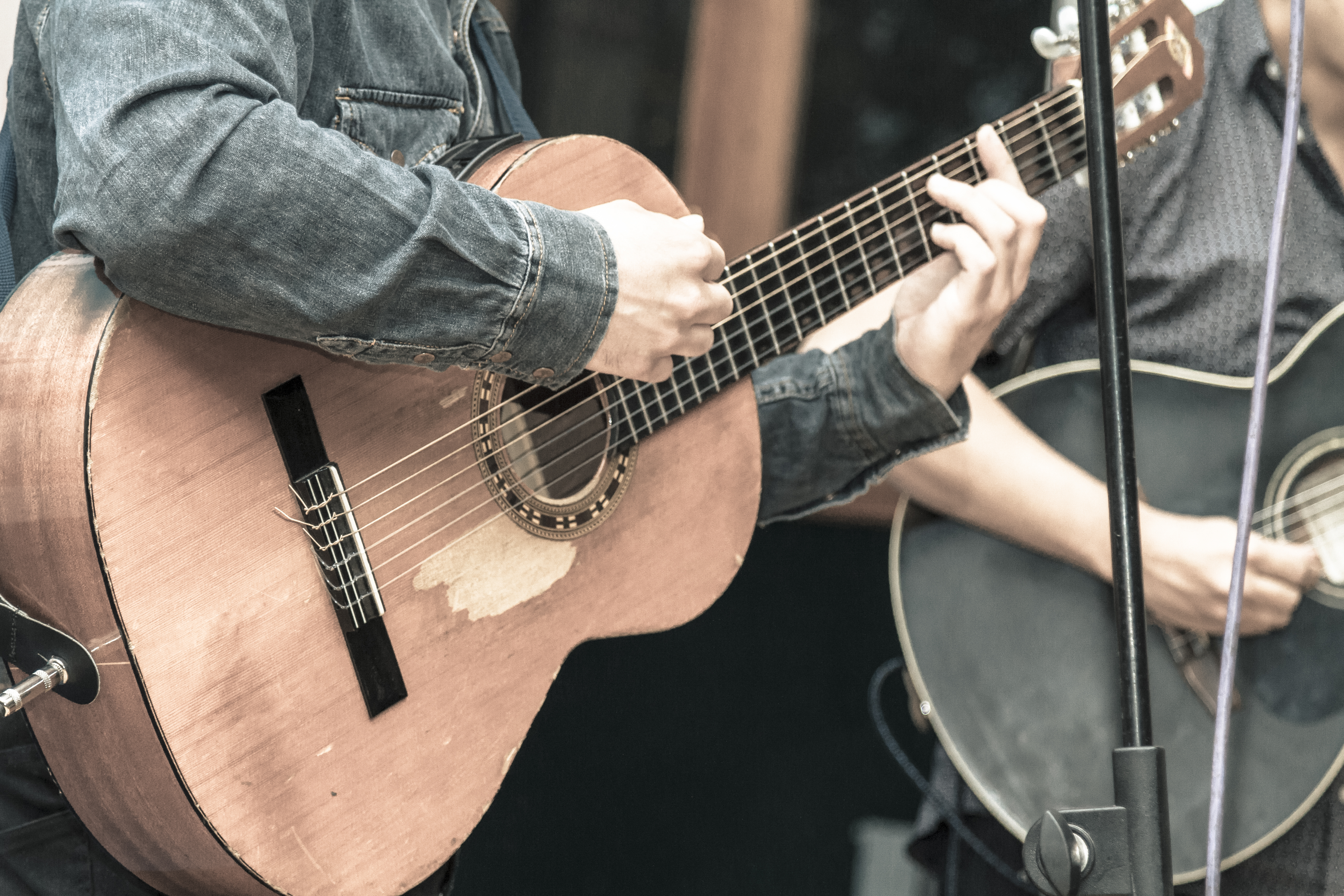 Live Acoustic Music (Daily)